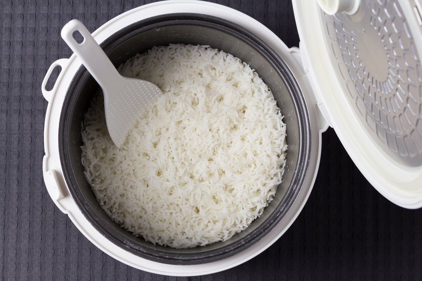 Reis kochen im Reiskocher