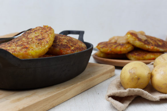 Vegane Kartoffelpuffer mit Apfel-Birnenmus • purelimon